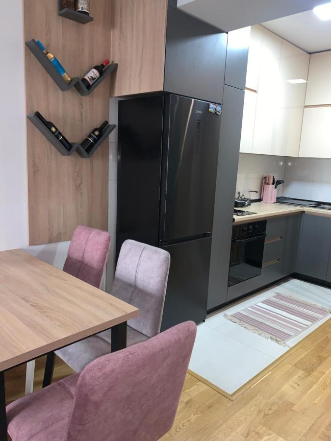 Pink Modern Apartment سكوبجي المظهر الخارجي الصورة