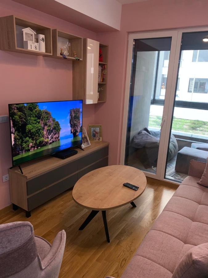 Pink Modern Apartment سكوبجي المظهر الخارجي الصورة